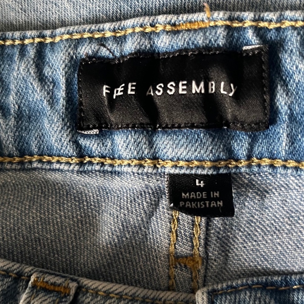 Free Assembly Womens Wide Leg High Rise Jeans Light Wash Blue Denim Size 4 - Picture 4 of 5